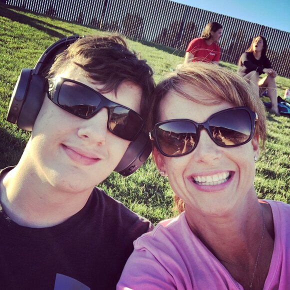 Mimi's Posh Corner is LIVE!!!   Come join and have some fun. - Picture 9 of 15